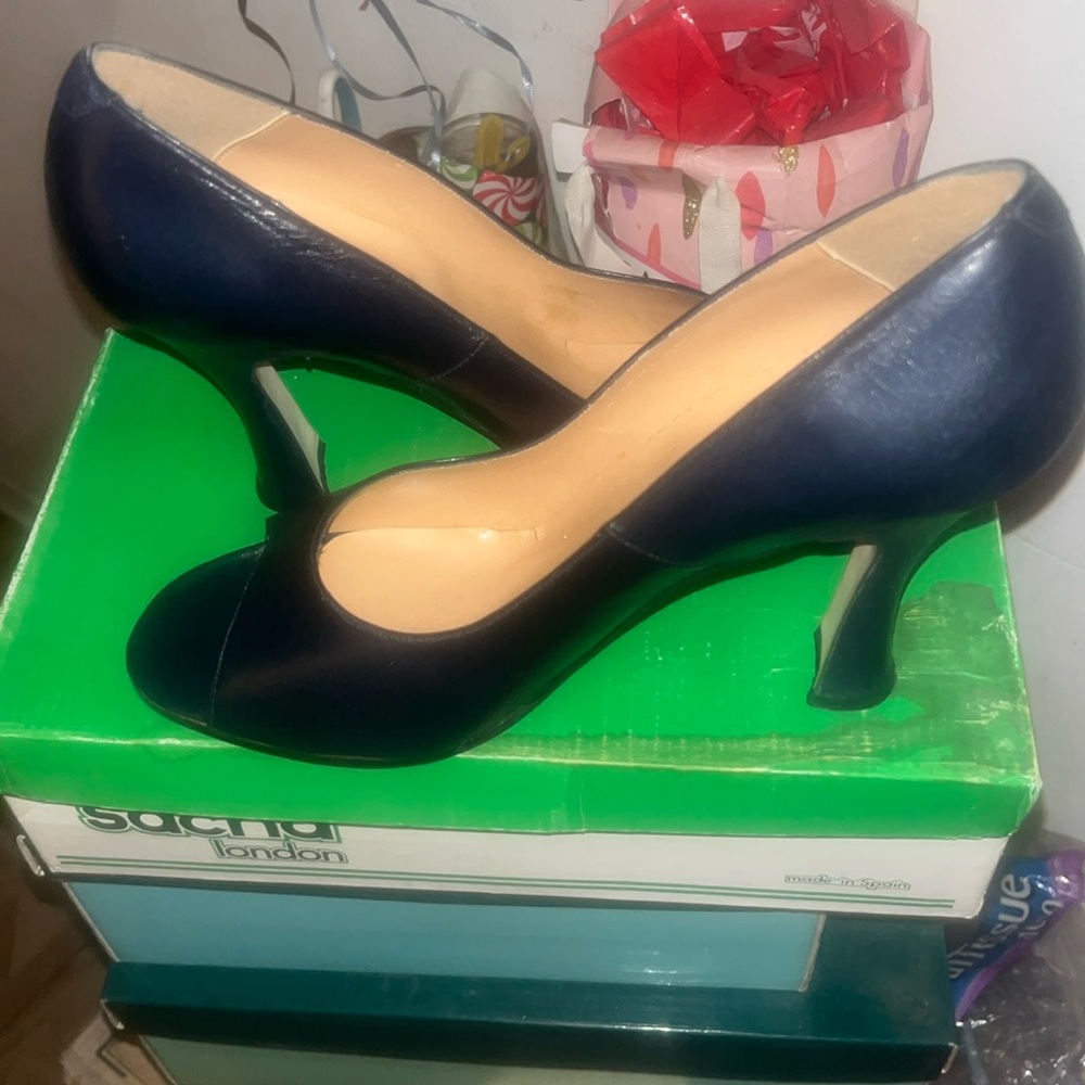 Womens Sacha London pumps